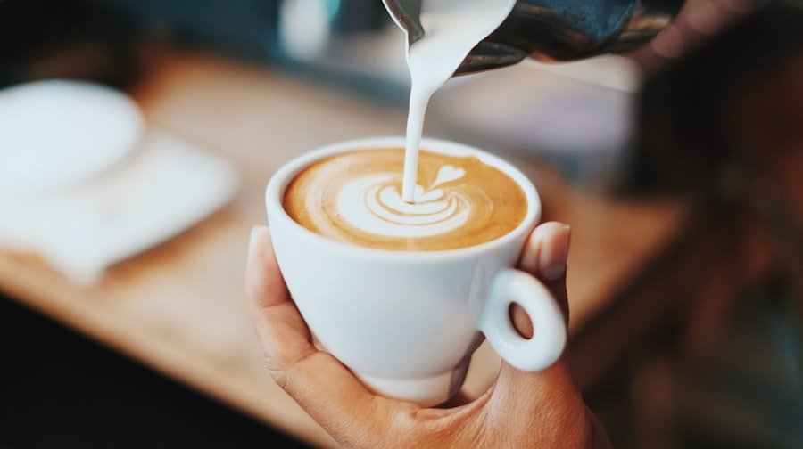 Cappuccino s mlijekom u lijevanju